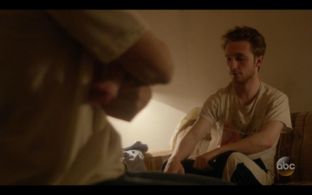 Guy Pearce and Jeff Evans-Todd in When We Rise (2017)