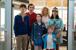 May Nivola, Henry Moore, Greta Gerwig, Dean Moore, Adam Driver, Raffey Cassidy, Heinrich, and Sam Nivola in White Noise 