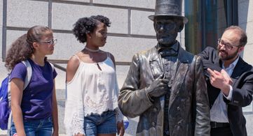 Leo Goodman, Tinuke Adetunji, and Marie Check in Rounded Corners (2019)
