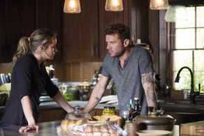 Ryan Phillippe and Shantel VanSanten in Shooter (2016)