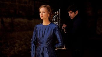 Tahar Rahim and Constance Rousseau in Daguerreotype (2016)