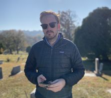 Eli Barker on the set of 