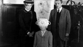 Uldis Dumpis, Dace Eversa, and Maris Sonnenbergs-Sambergs in Emila nedarbi (1985)