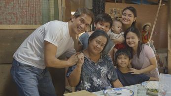 Mike Lloren, Malou De Guzman, Laiza Comia, Rhed Bustamante, and Marc Santiago in Maalaala Mo Kaya (1991)