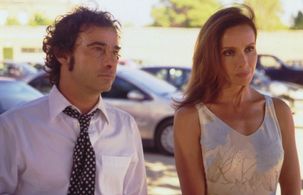 Ana Belén and Eduard Fernández in Cosas que hacen que la vida valga la pena (2004)