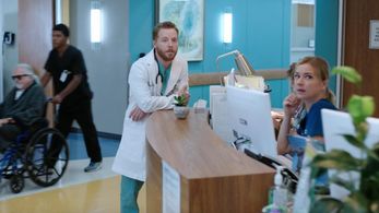 Steven Reddington & Emily VanCamp - The Resident ep. 5