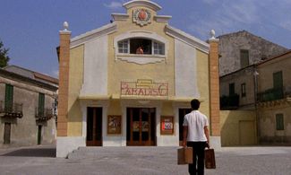 Marco Leonardi in Cinema Paradiso (1988)