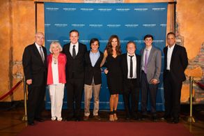 Jama Williamson and cast at the 