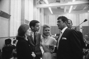 Dean Martin, Tony Bill, Sid Owen, and Jeanne Martin