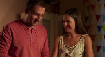 Martin Hofmann and Veronika Khek Kubarová in Women on the Run (2019)