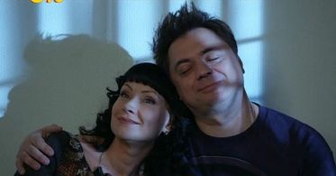 Nonna Grishaeva and Andrey Leonov in Papiny dochki (2007)