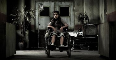 Skye Bennett in Dark Floors (2008)