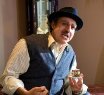 Vahik Pirhamzei as Uncle Rafael