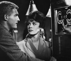 Gina Albert and Helmut Schmid in Der Mann im Strom (1958)
