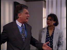 Carol van Herwijnen and Marielle van Sauers in We zijn weer thuis (1989)