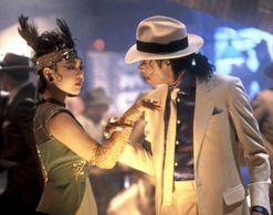 Cindera Che in Smooth Criminal