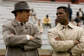 Dennis Quaid and Darrin Dewitt Henson in The Express (2008)