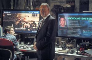 Gene Hackman and Leland Orser in Runaway Jury (2003)
