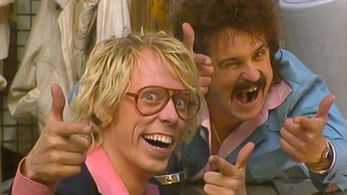 Fredde Granberg and Peter Settman in Äntligen måndag (1994)