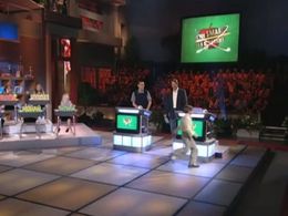 Jeff Foxworthy, Jimmy Phan, Cody Benjamin Lee, Sierra McCormick, Nathan Lazarus, and Mackenzie Holmes in Are You Smarter