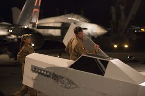 Cody Nickson and Jessica Graf in The Amazing Race (2001)