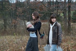 Aleksandra Maslennikova as Vesna and Lauren Saarimaki as Young Nadzija