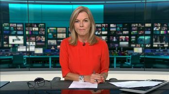 Mary Nightingale in ITV Evening News (1999)
