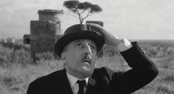 Totò in The Hawks and the Sparrows (1966)