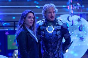 Owen Wilson and Jessie Mueller in Secret Headquarters (2022)
