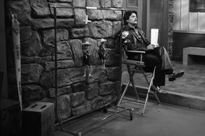 Johnny Dowers as Ray James II on the set of Anger Management