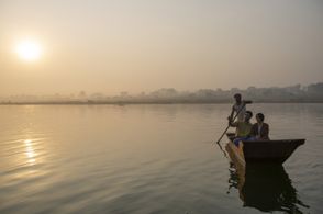 Danesh Razvi and Tanya Maniktala in A Suitable Boy (2020)