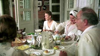 Ingeborga Dapkunaite, Vyacheslav Tikhonov, and Inna Ulyanova in Burnt by the Sun (1994)