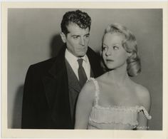 Norma Eberhardt and Francis Lederer in The Return of Dracula (1958)