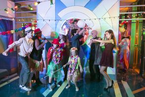 Still of Denise Tantucci, Aurora Ruffino, Brando Pacitto, Giulia Flauto, Pio Piscicelli, Cloe Romagnoli, Lorenzo Guidi i