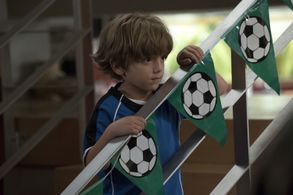 Jeremy Maguire in Modern Family (2009)