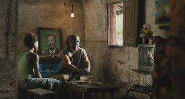 Rachel Mwanza and Sephora Françoise in War Witch (2012)