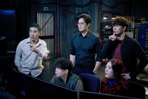 Yoo Ji-tae, Hyun Bin, Sung-Woo Bae, Jin-Ah Im, and Se-ha Ahn in The Swindlers (2017)