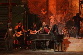 Brandon Victor Dixon and Tim Quick in Jesus Christ Superstar Live in Concert (2018)