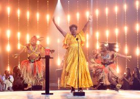 Leslie Jones and Kevin Mazur at an event for 2021 MTV Movie & TV Awards (2021)