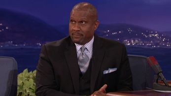 Tavis Smiley in Conan (2010)