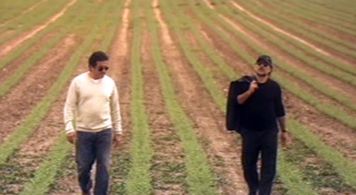 Menashe Noy in Adama (2011)