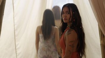 Samantha Richelle in Almost Paradise (2020)