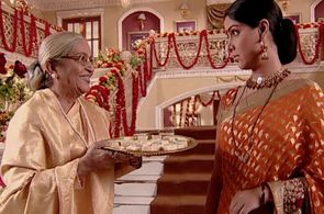Sakshi Tanwar and Lily Patel in Kahaani Ghar Ghar Kii (2000)