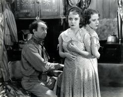 Roscoe Ates, Daisy Hilton, and Violet Hilton in Freaks (1932)