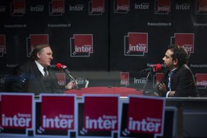 Gérard Depardieu and Patrick Cohen in Marseille (2016)