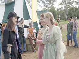 Samantha Healy, Simmone Mackinnon, and Abi Tucker in McLeod's Daughters (2001)