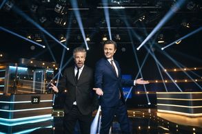 Fredrik Wikingsson and Filip Hammar in Alla mot alla med Filip och Fredrik (2019)