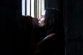 Zoé Félix in Captifs (2010)