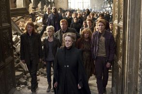 Maggie Smith, Alfred Enoch, George Harris, Devon Murray, Chris Rankin, Julie Walters, Mark Williams, Oliver Phelps, Clém