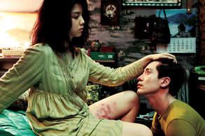 Shin Ha-kyun and Kim Ok-bin in Thirst (2009)